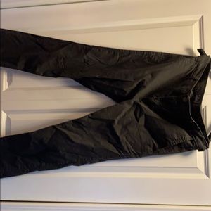 Straight leg black Levi’s! 34x32